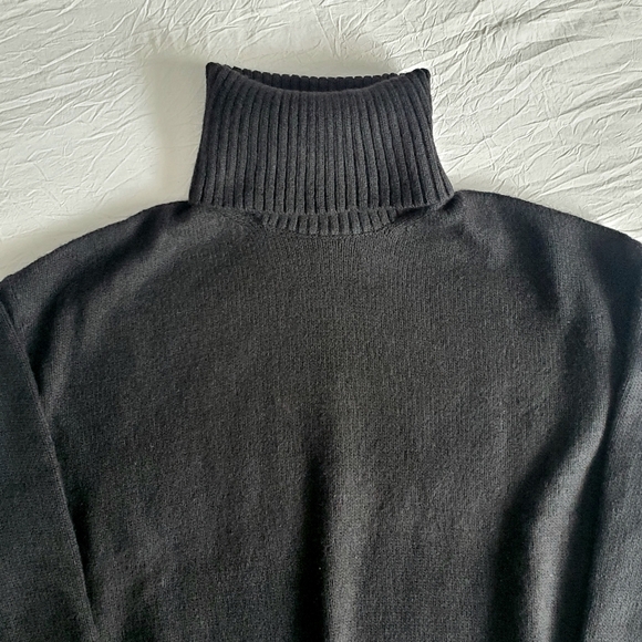 H&M Knit Turtleneck Sweater - Picture 3 of 8